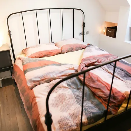 Tristan Apartment